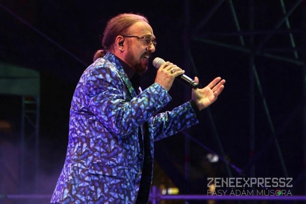tamas-gabor33D43F9E-83E5-5BB4-6D92-CE06CCA58C01.jpg