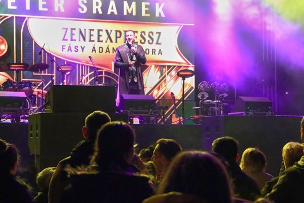 article-image-koncert-ismert-eloadokkal-9641-12365461BFF35-0E74-27B2-19B9-D3F42129DA31.jpg